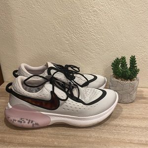 Nike Joyride Run Sneakers in Vast Grey